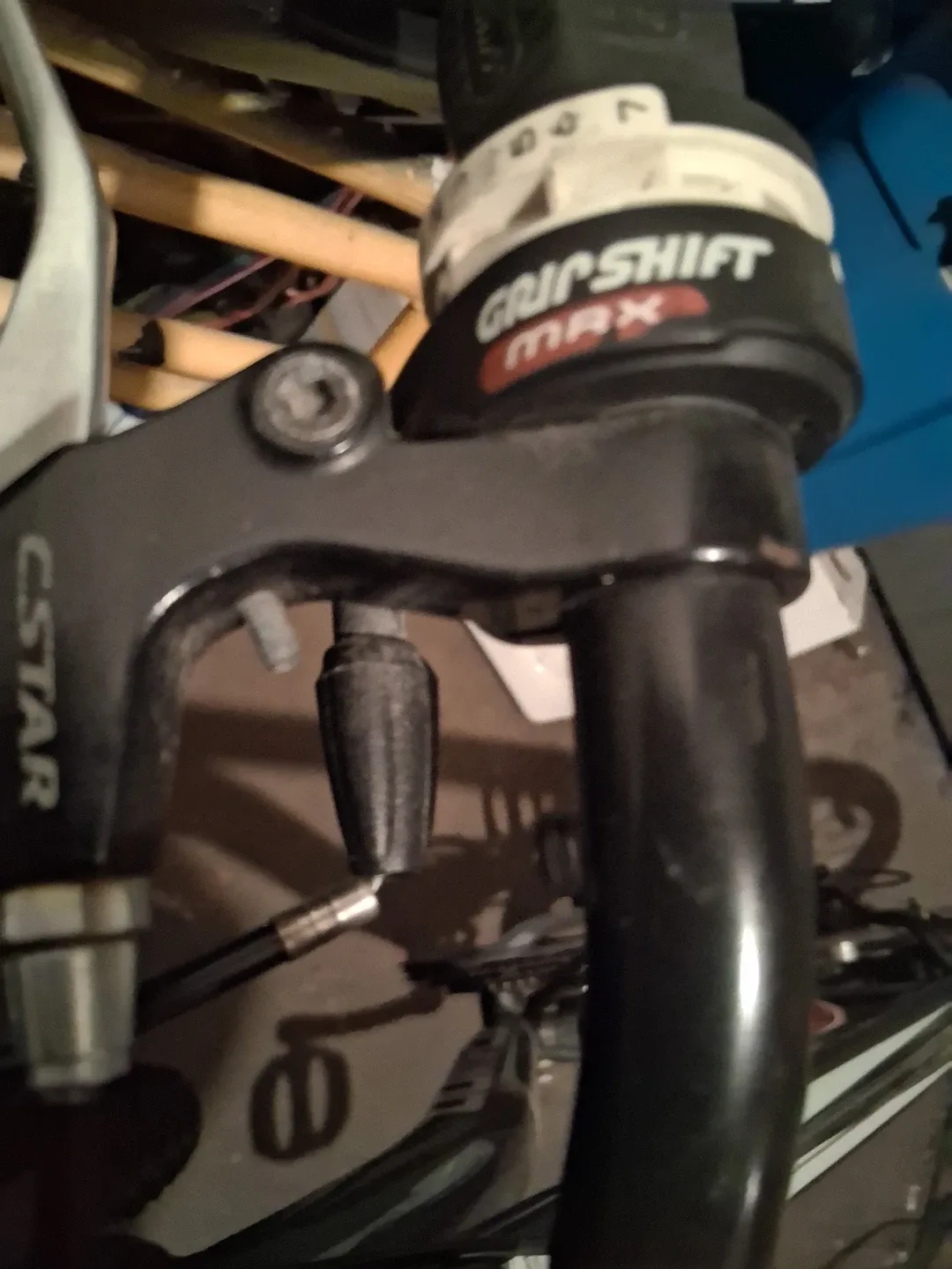 Schwinn Amara 21-Speed Steel Frame Mountain Bike image indicator(6)