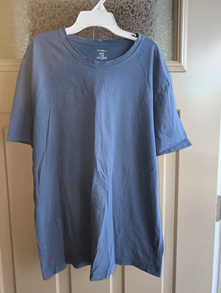 Mens sz large tshirts $3 each image indicator(4)