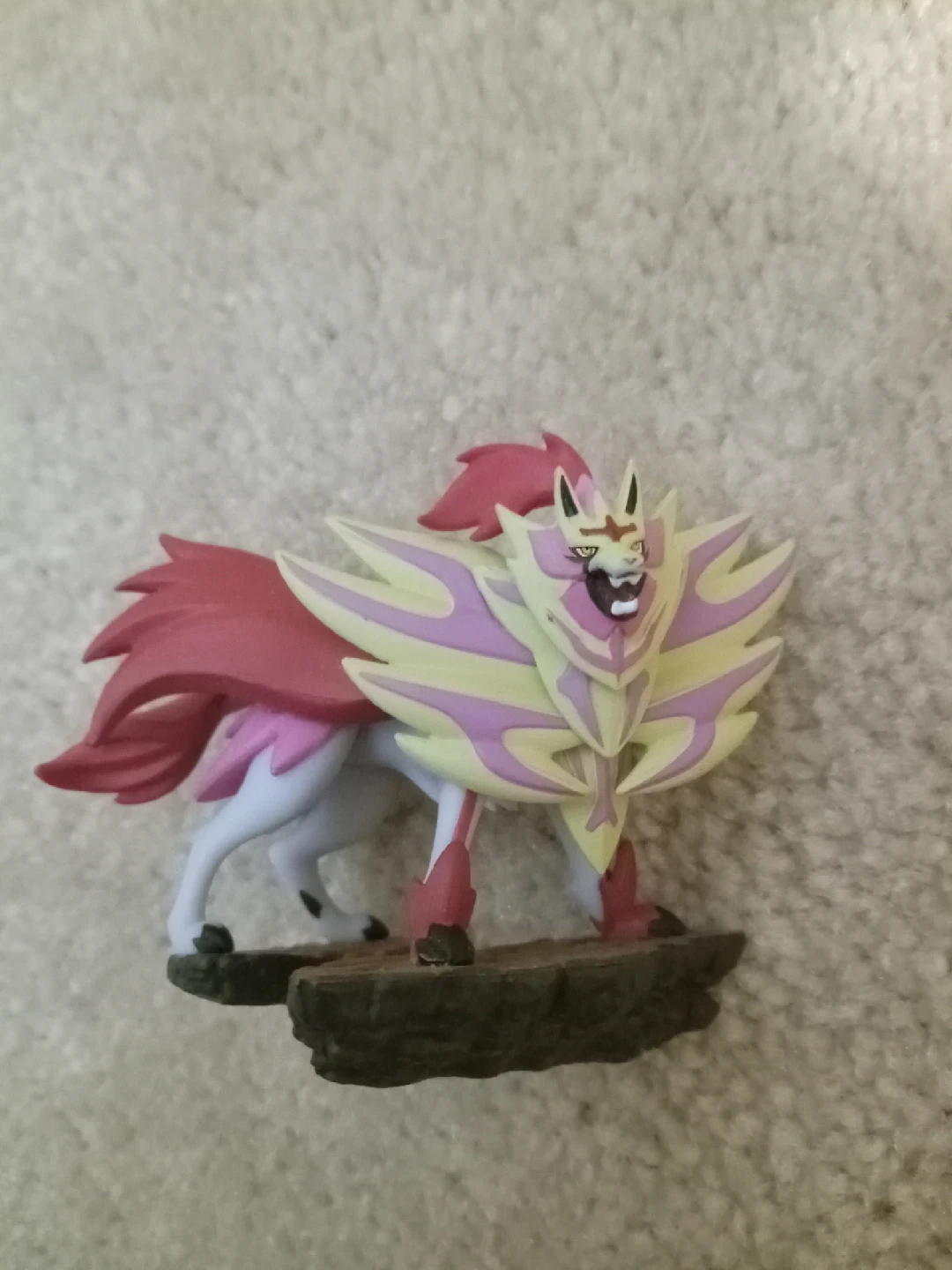 Zamazenta Pokemon Figurine