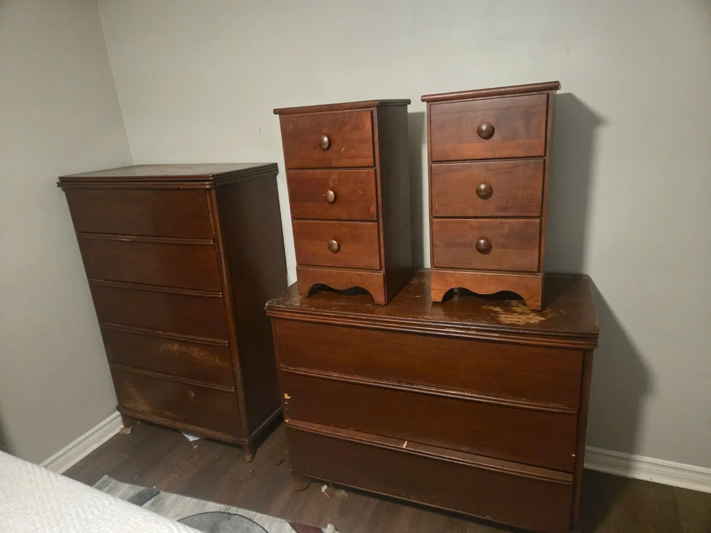 4 pc Wooden Dresser Set - Some Wear image indicator(2)