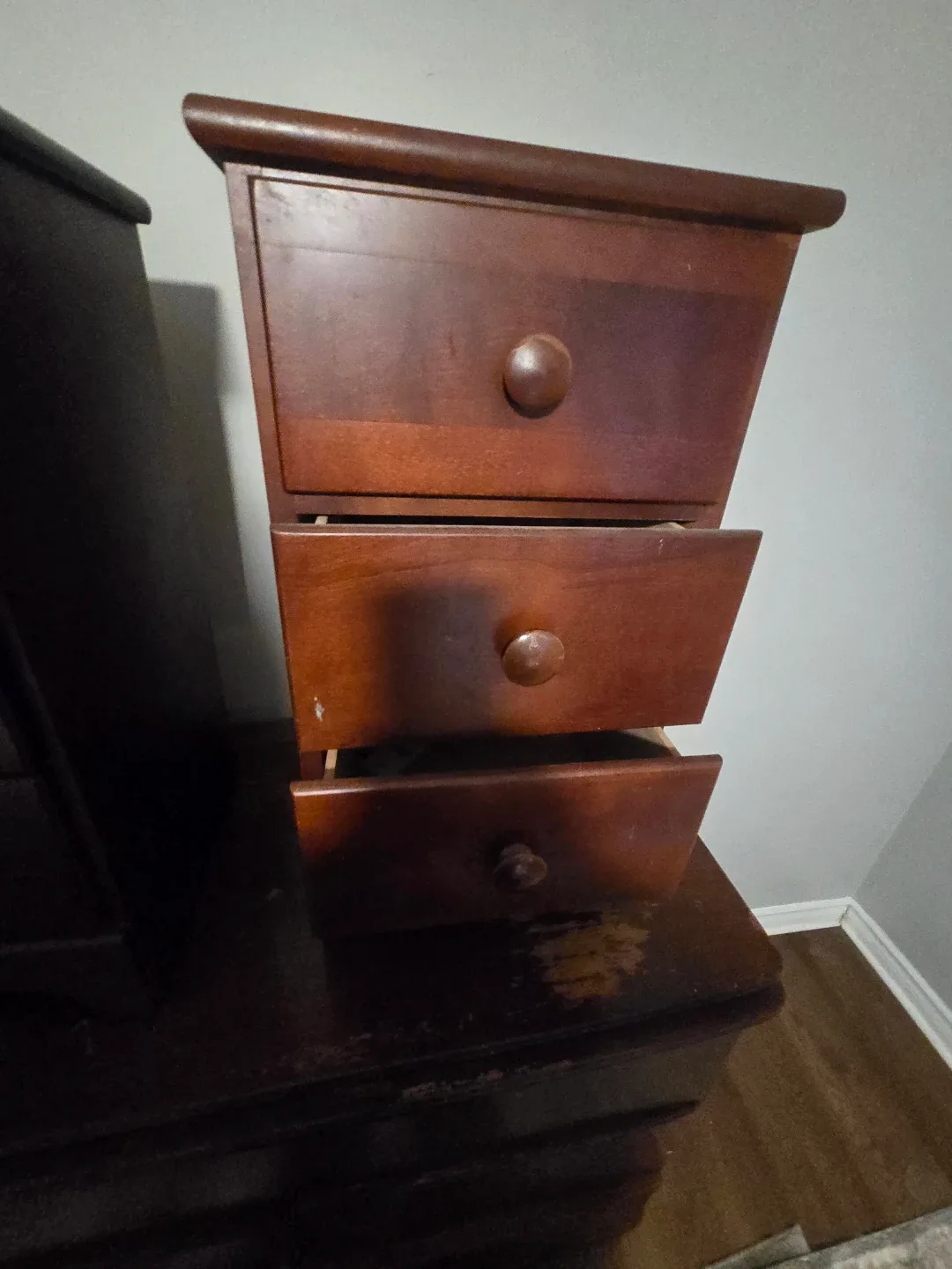 4 pc Wooden Dresser Set - Some Wear image indicator(6)