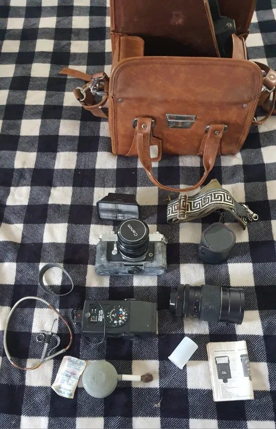 Canon TX Camera with Lenses & Accessories image indicator(3)