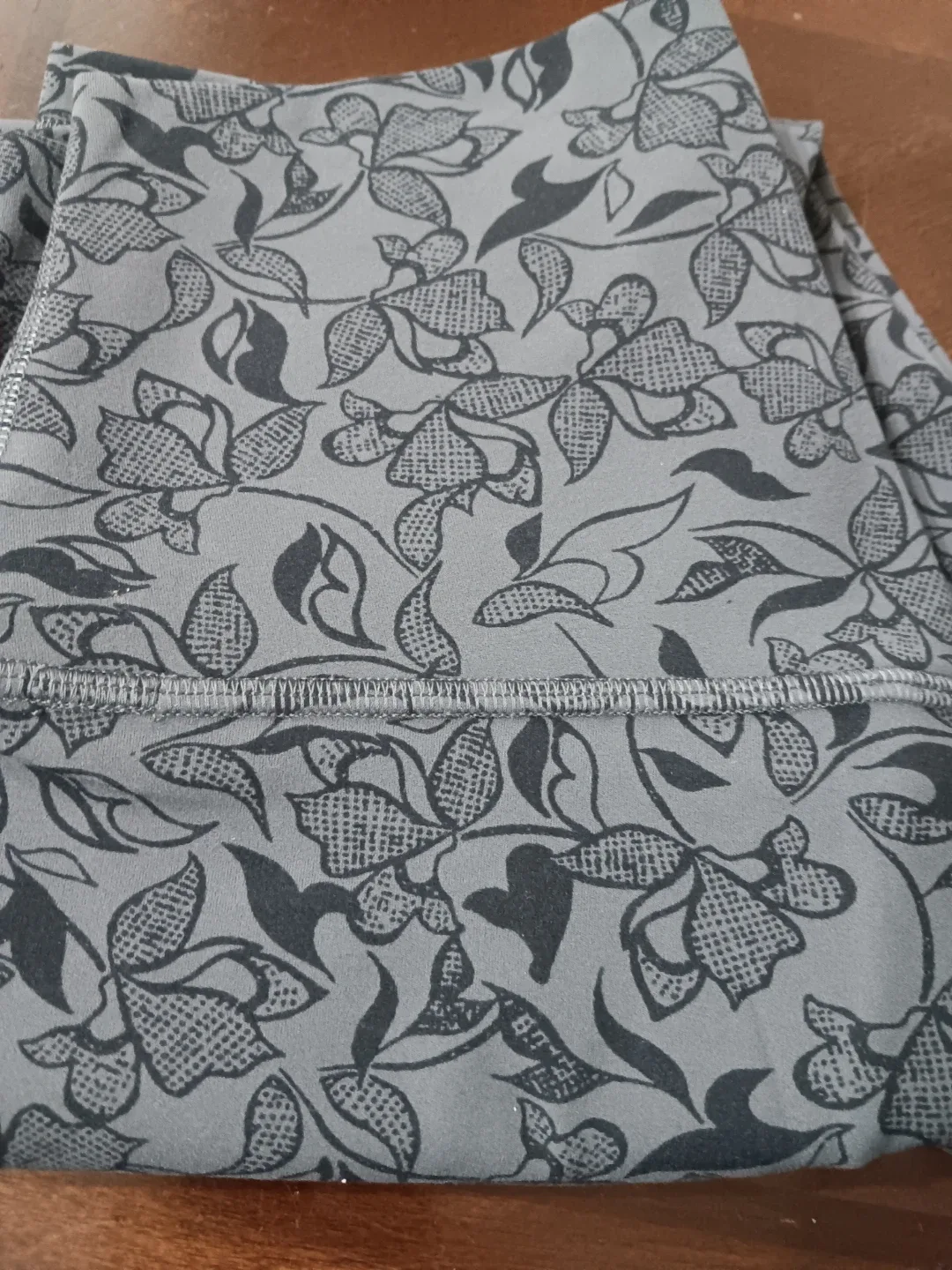 Lululemon Align High-Rise Crop 23" Size 6 image indicator(4)