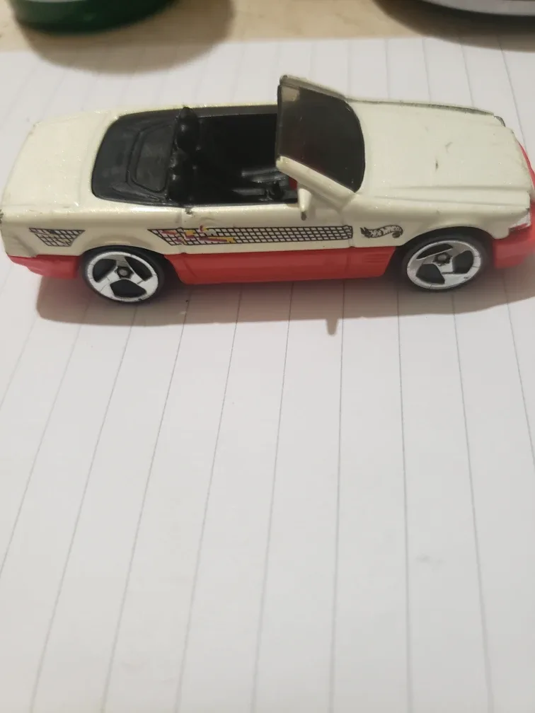 Hot Wheels 1989 Mercedes Benz 500 SL image indicator(2)