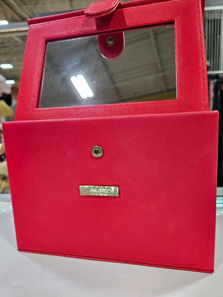 Shiseido Red Makeup Box with Mirror image indicator(2)