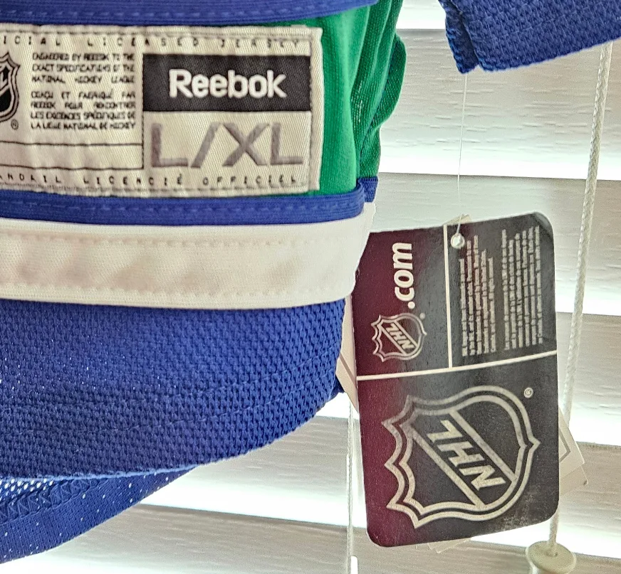 New Vancouver Canucks Reebok Jersey Youth Large - XL image indicator(4)