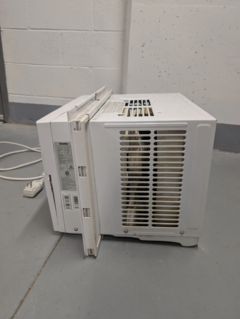 Danby 8000 BTU Window Air Conditioner - photo 4