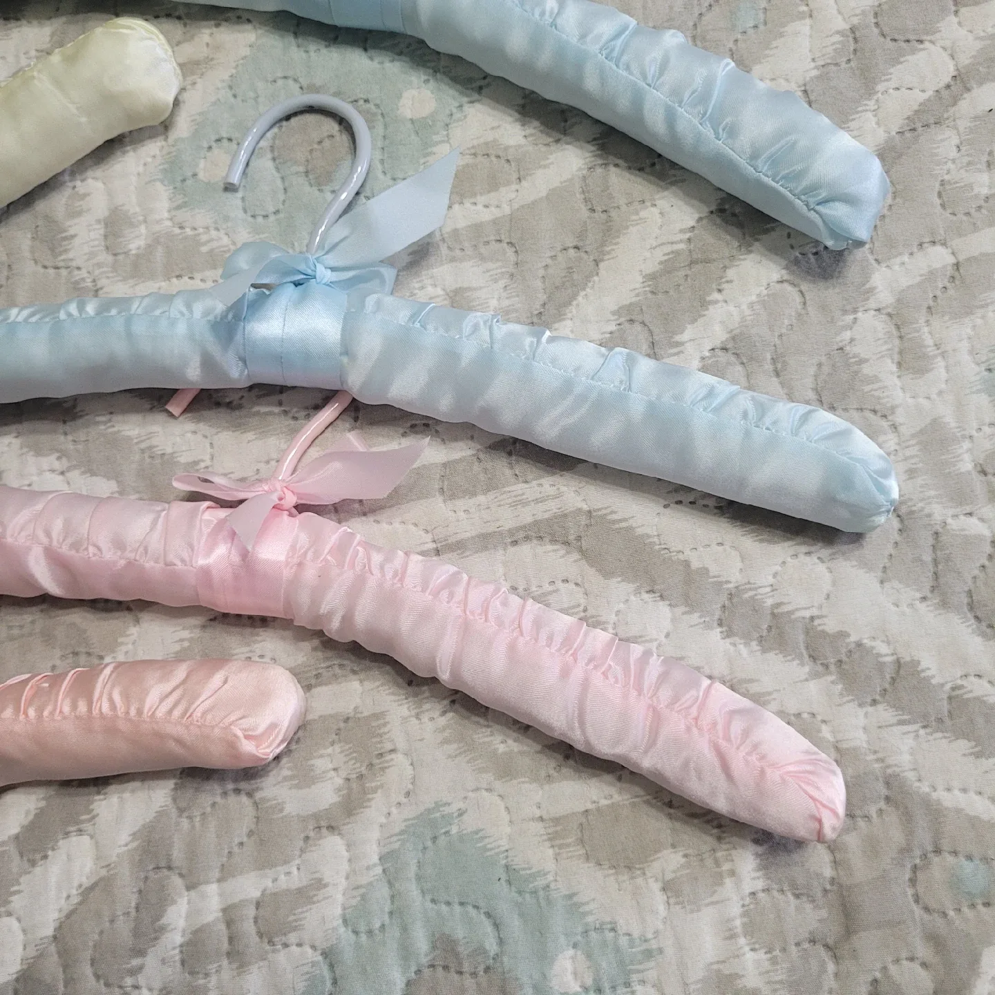 Lot Set of 7 Soft Padded Satin 15" - 16" Vintage Hangers image indicator(7)