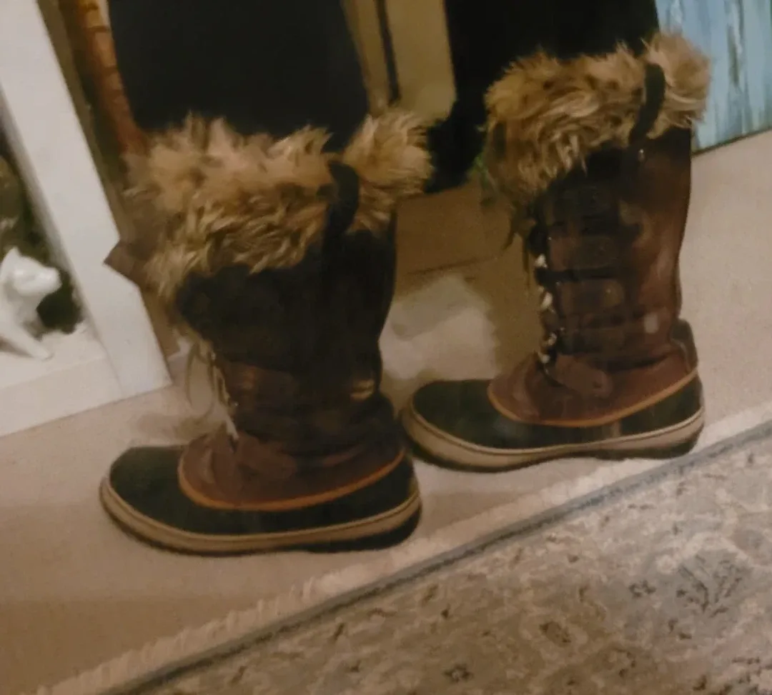 Women's Sorel  Winter Boots, Size 9 image indicator(3)