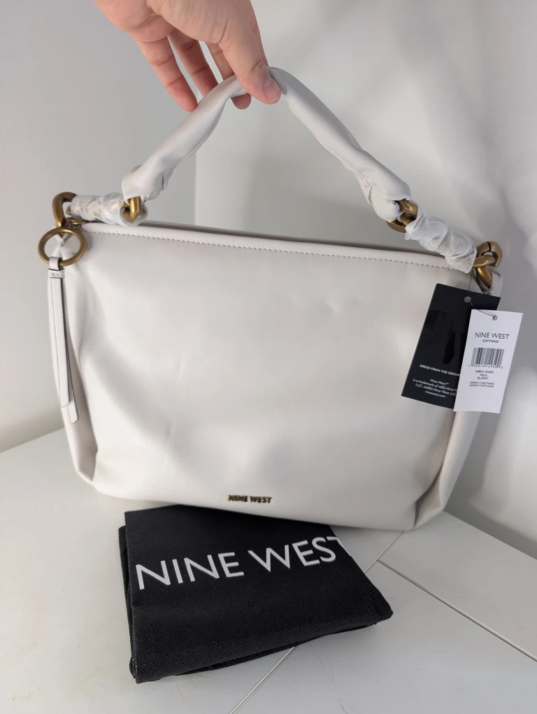 Nine West – “GWYNNE HOBO”