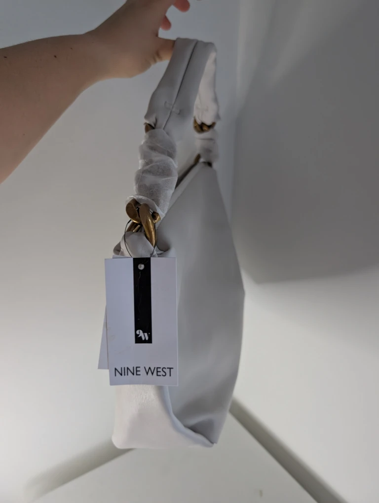 Nine West – “GWYNNE HOBO” - photo 5