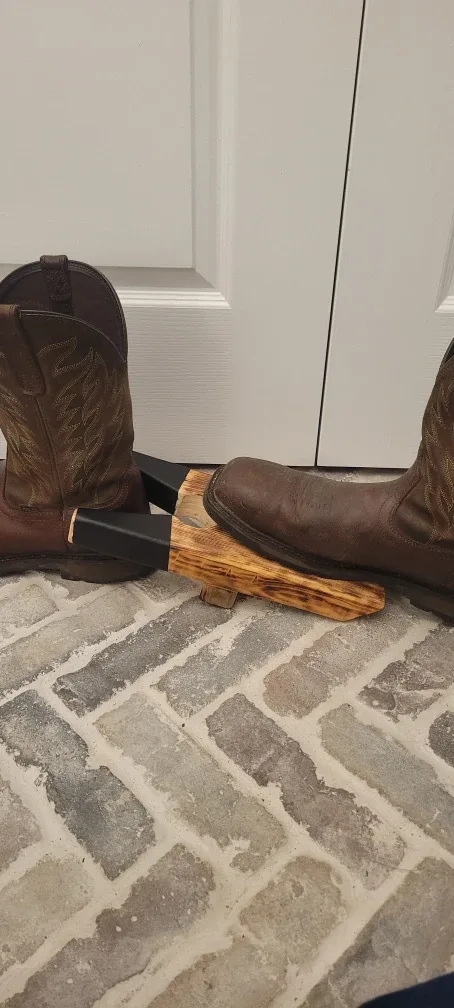 Wooden Boot Jacks image indicator(8)