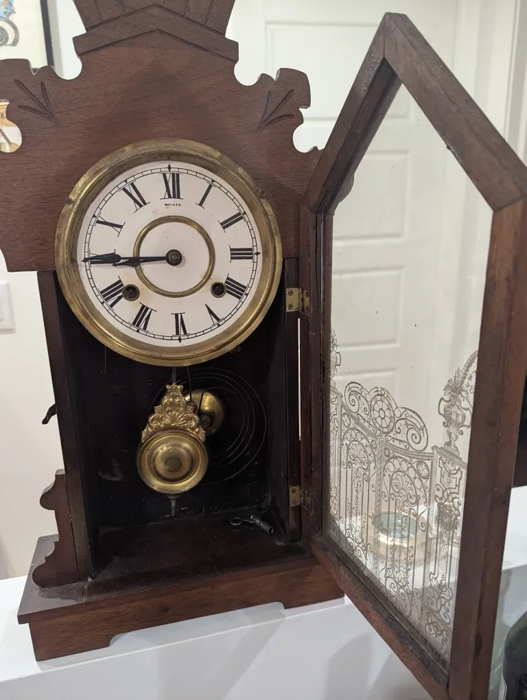 Antique Wooden Mantle Clock image indicator(3)
