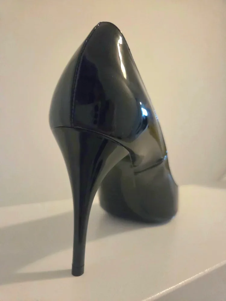 Saint Laurent Patent Leather Heels -Size 35 image indicator(7)