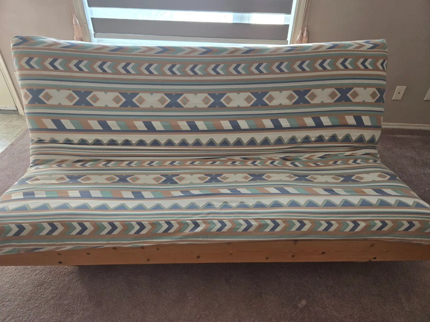 Futon with patterned mattress