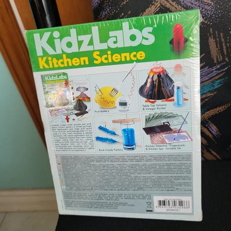 KidzLabs Kitchen Science Kit - New in Box! image indicator(2)