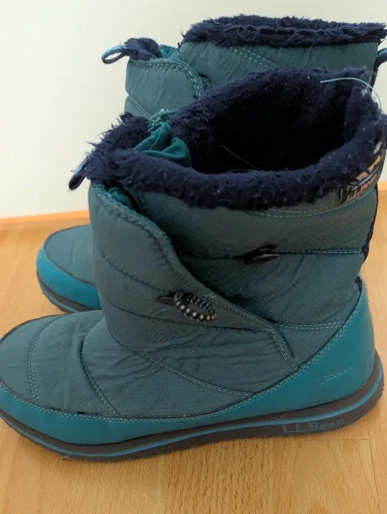 L.L.Bean Winter Teal Boots  - Women's Size 6 image indicator(3)