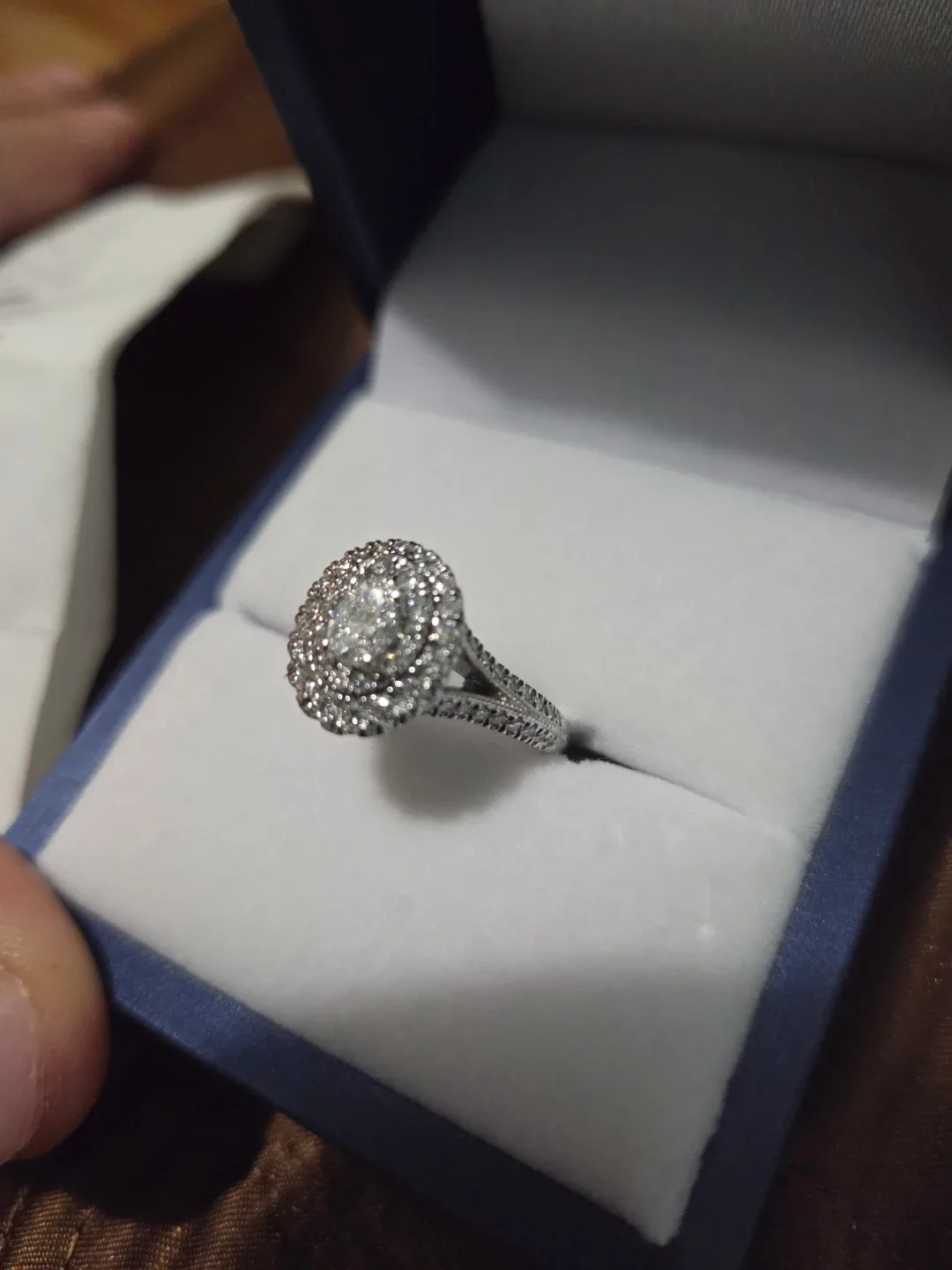 Diamond Engagement Ring image indicator(6)