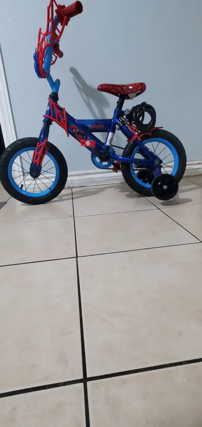 Spiderman Kids' Bike - Great Condition! image indicator(2)