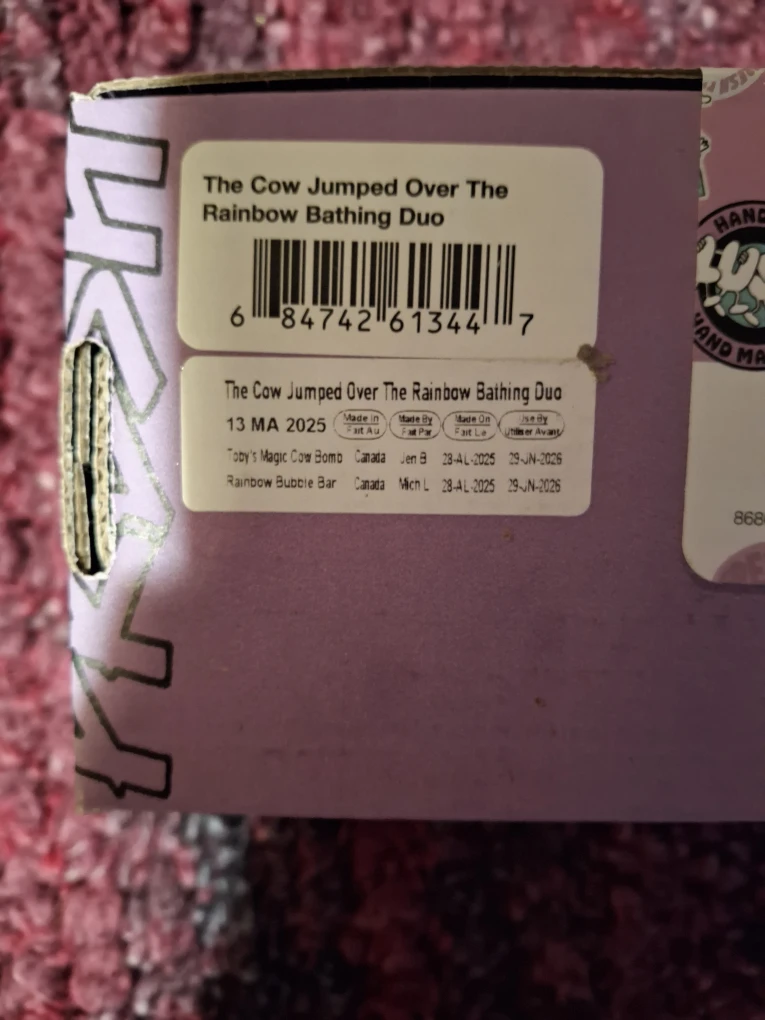 Lush Toby's Magic Cow Bath Bomb & Rainbow Bubble Bar - photo 2