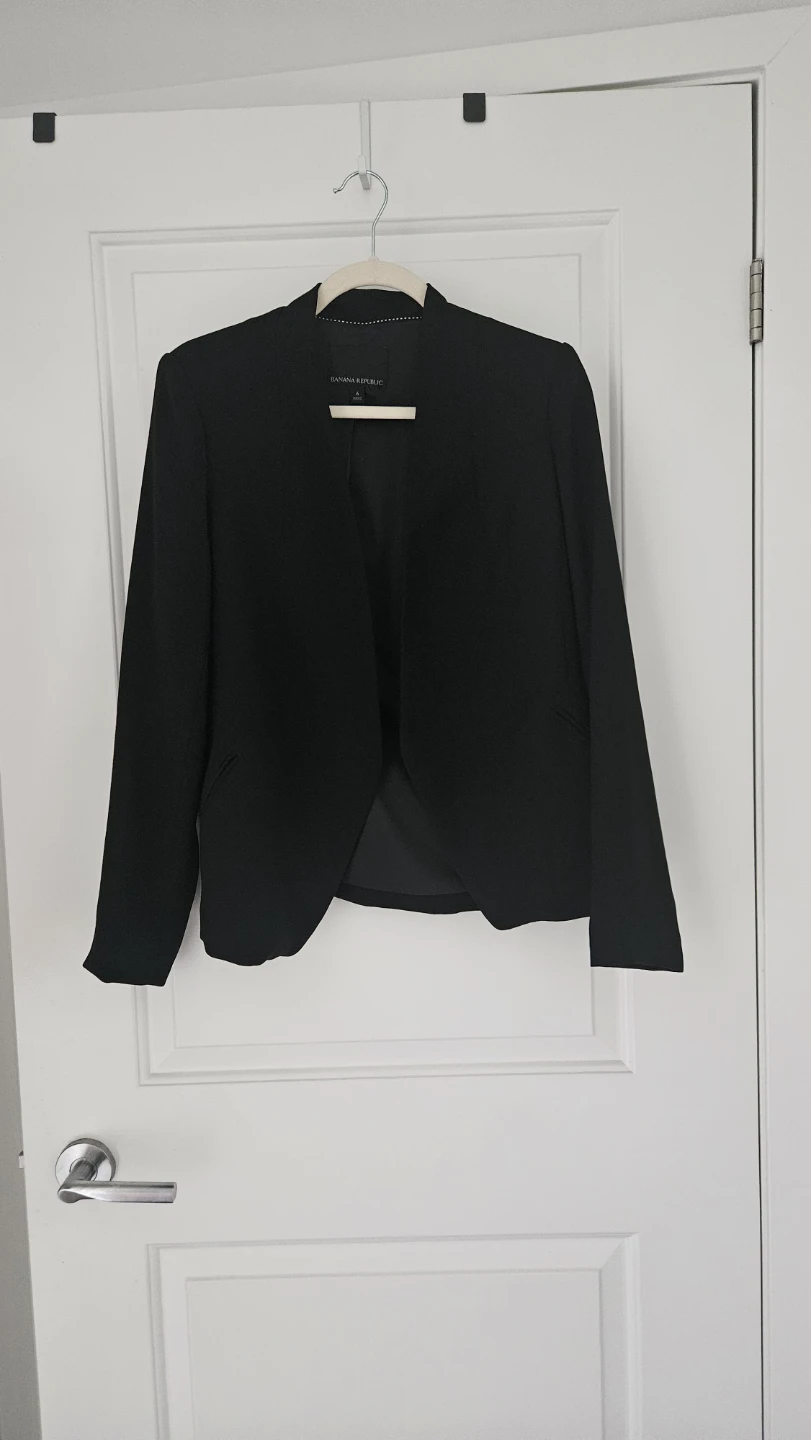 Banana Republic Black Blazer - Size 6 (Medium) - photo 4