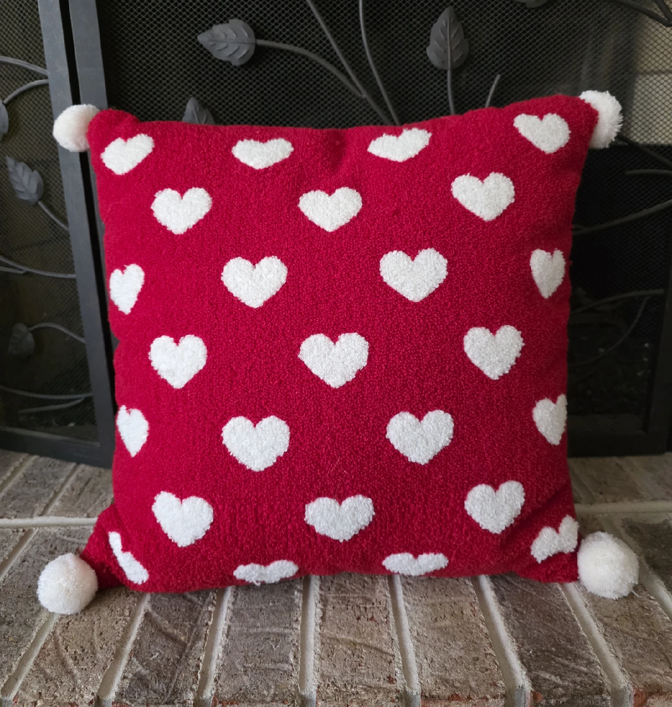 Red Heart Pattern Pillow