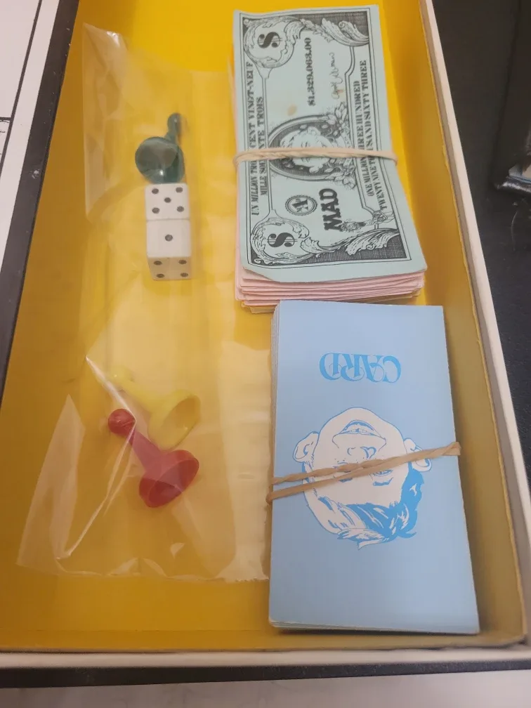 Vintage MAD Magazine Game (1979) image indicator(5)