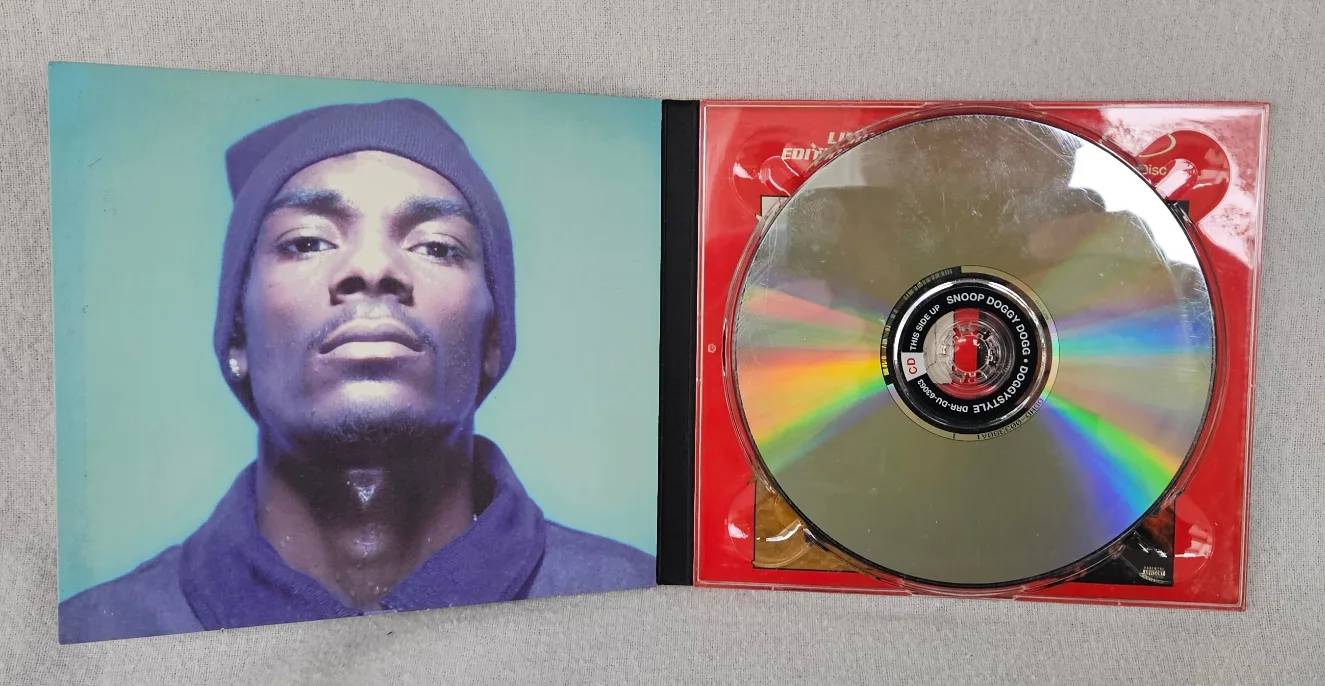 Snoop Dogg Doggystyle Collectible CD (1993) image indicator(3)