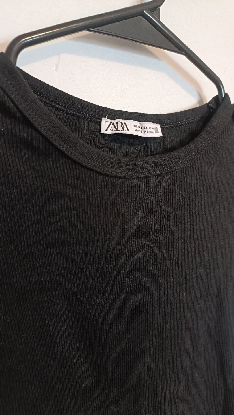 Zara Black Ribbed Top with Capped Sleeves image indicator(3)