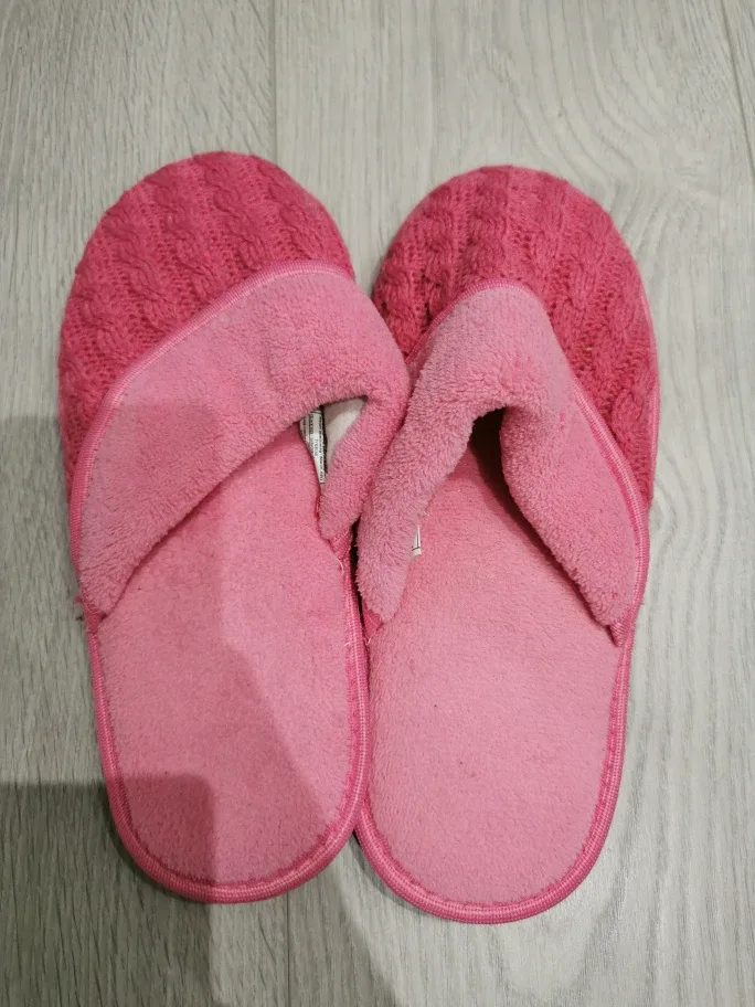 Pink Slippers Size 7/8
