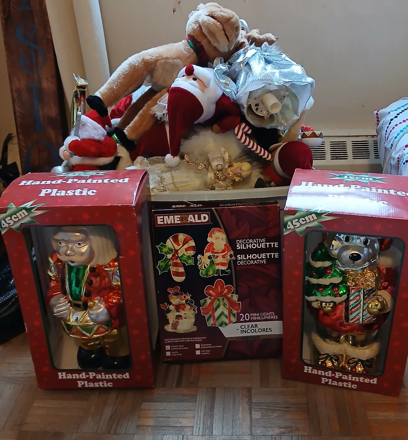 Vintage Christmas Decorations - most aren't in working order thumbnail