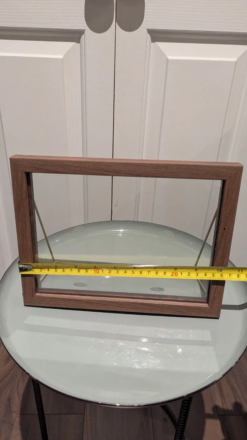 Wood picture frame with gold tone supports image indicator(5)