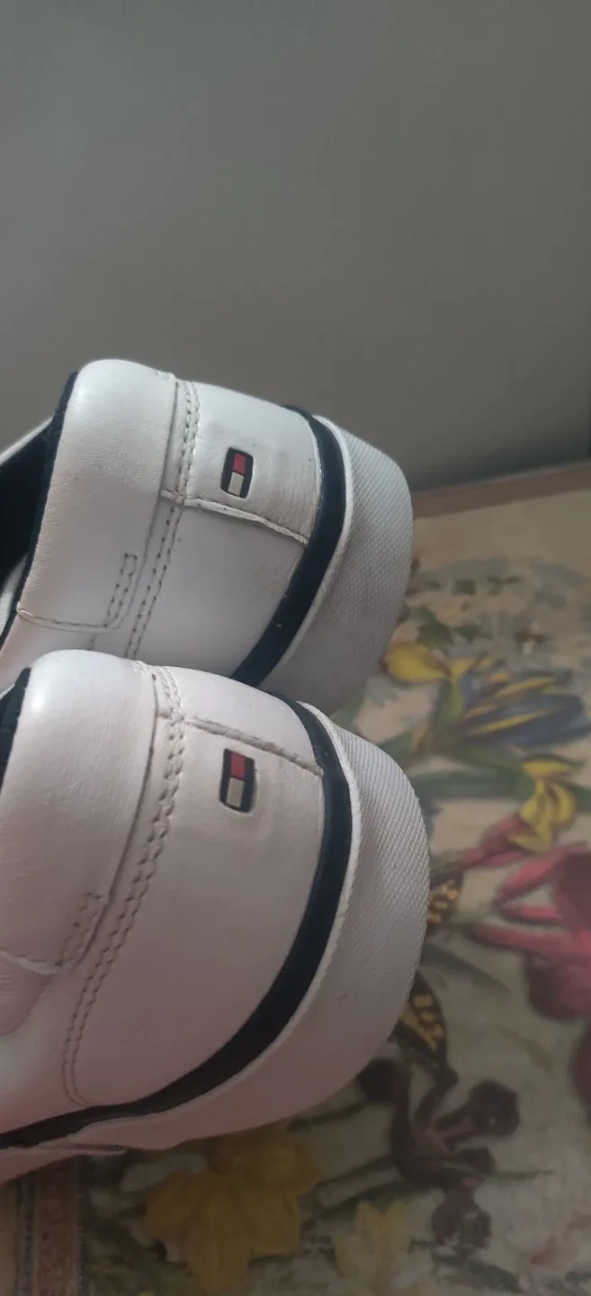 Tommy Hilfiger White Sneakers image indicator(5)