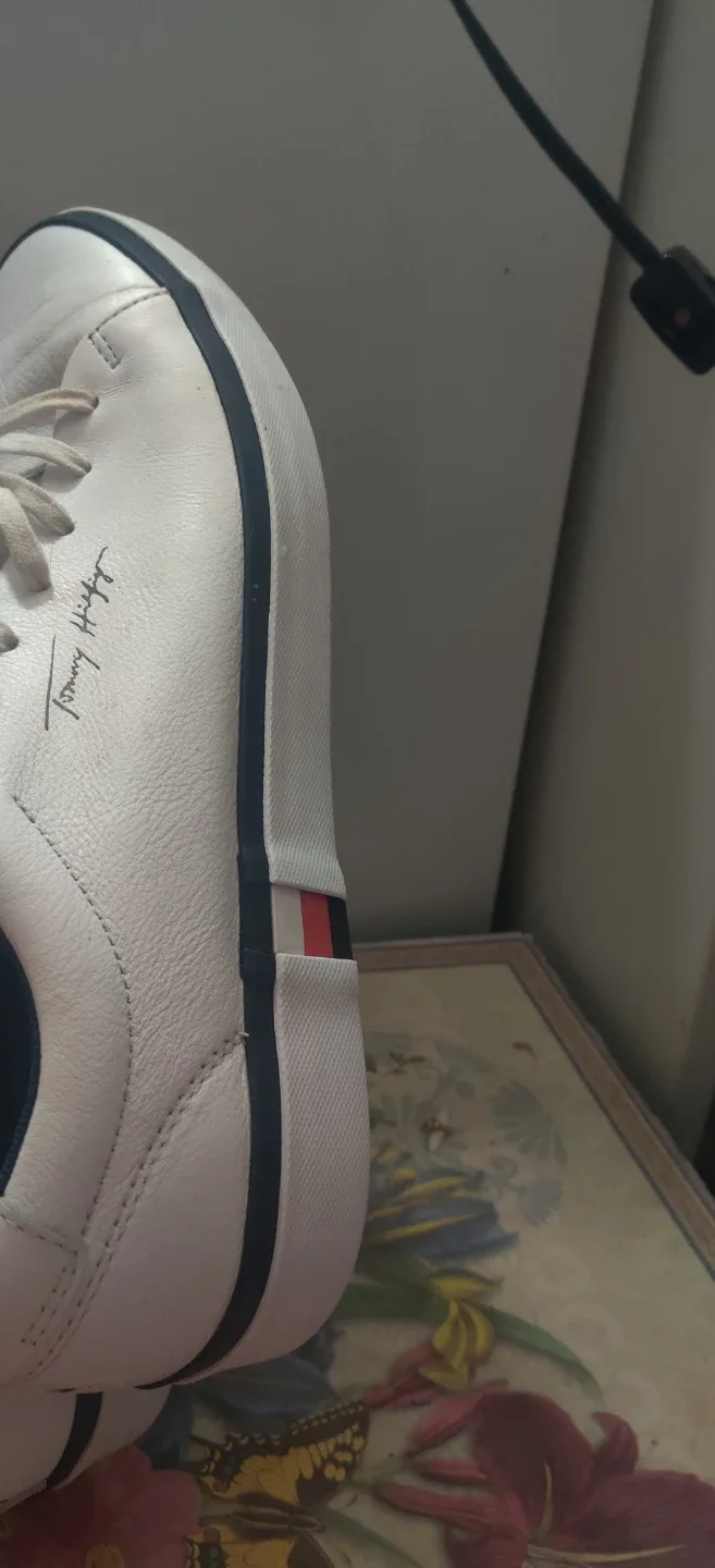 Tommy Hilfiger White Sneakers image indicator(7)