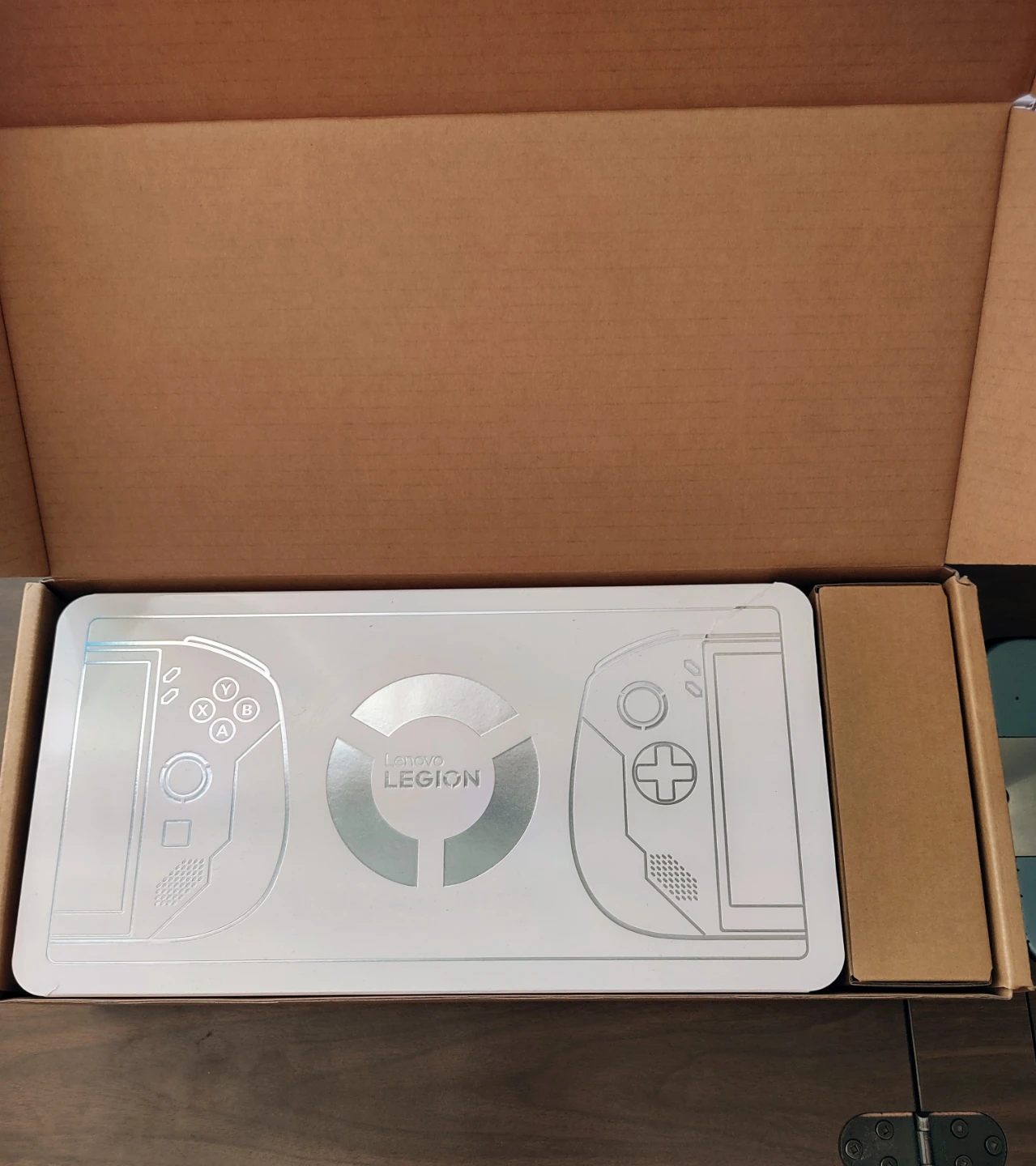 Lenovo Legion Go S SteamOS  Z1 Extreme Handheld Gaming Console - photo 4