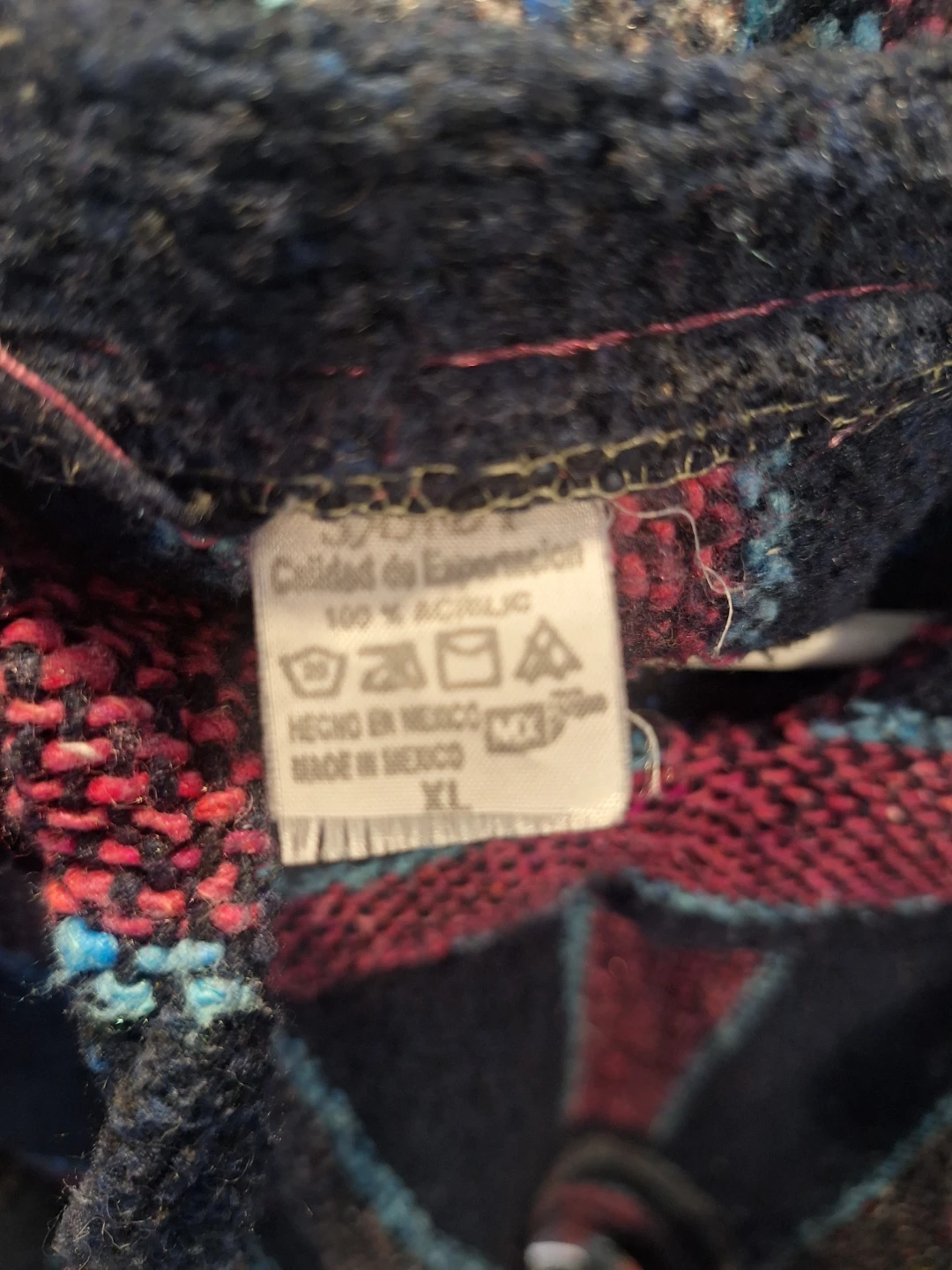 XL Drug Rug Hoodie - Made in Mexico - photo 3