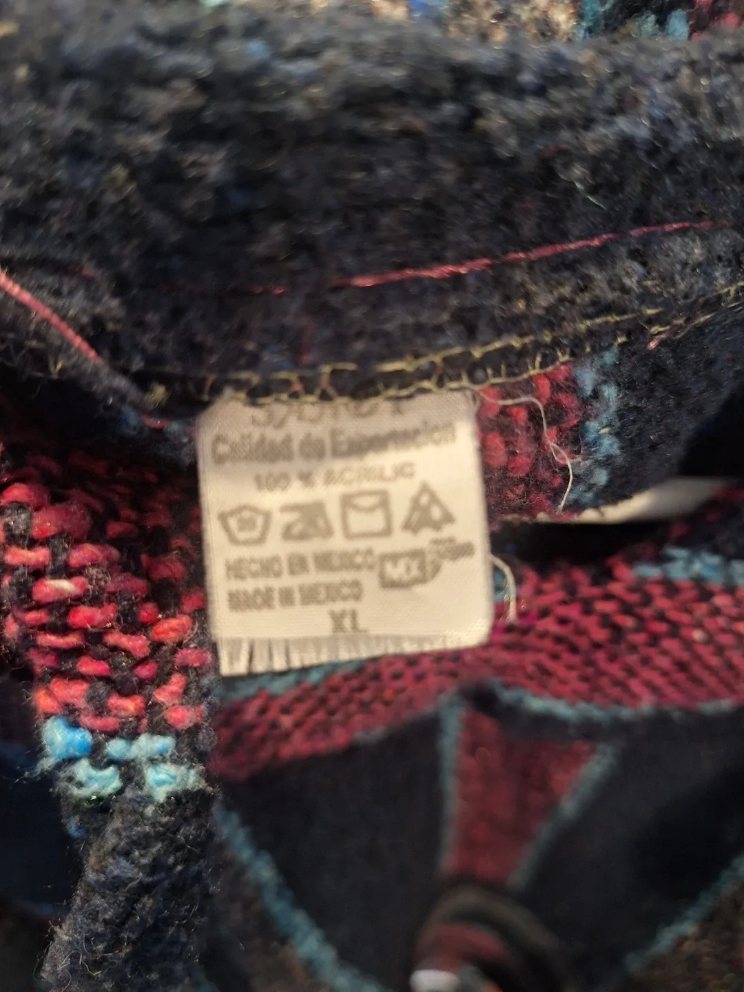 XL Drug Rug Hoodie - Made in Mexico image indicator(3)