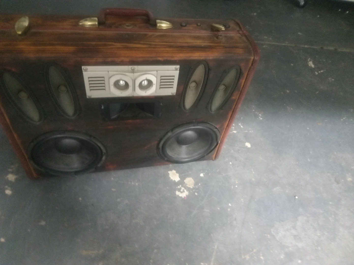 Vintage Suitcase Speaker