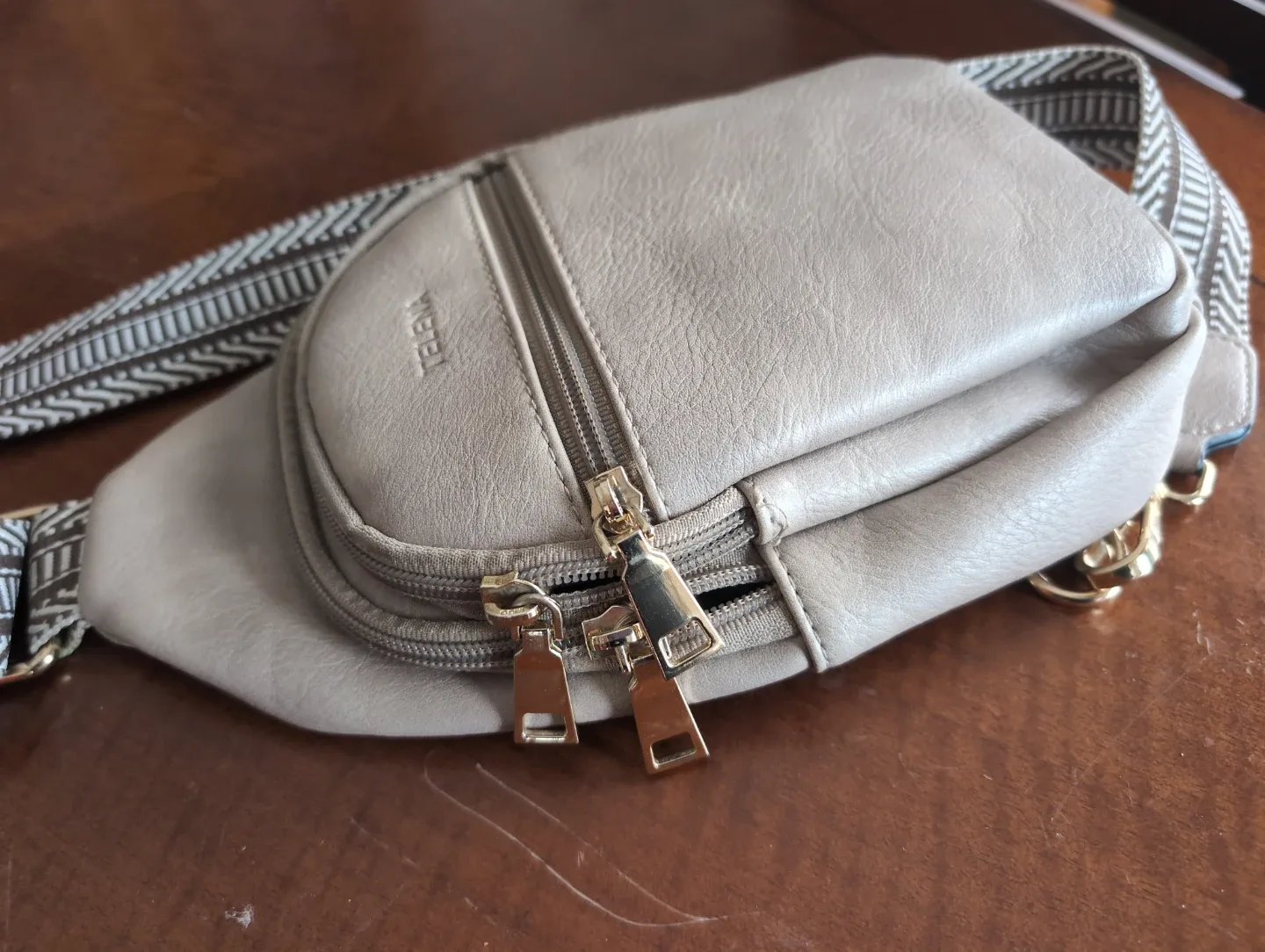 Telena Crossbody Sling Bag image indicator(2)