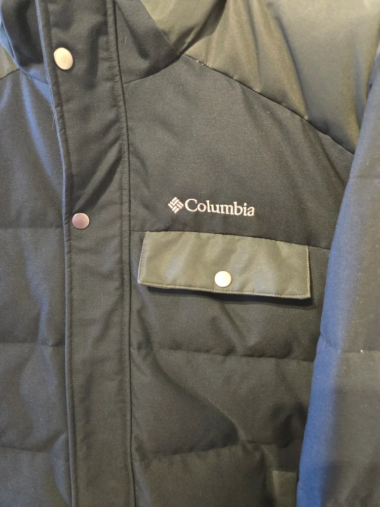 Columbia Puffer Jacket - Size L image indicator(2)