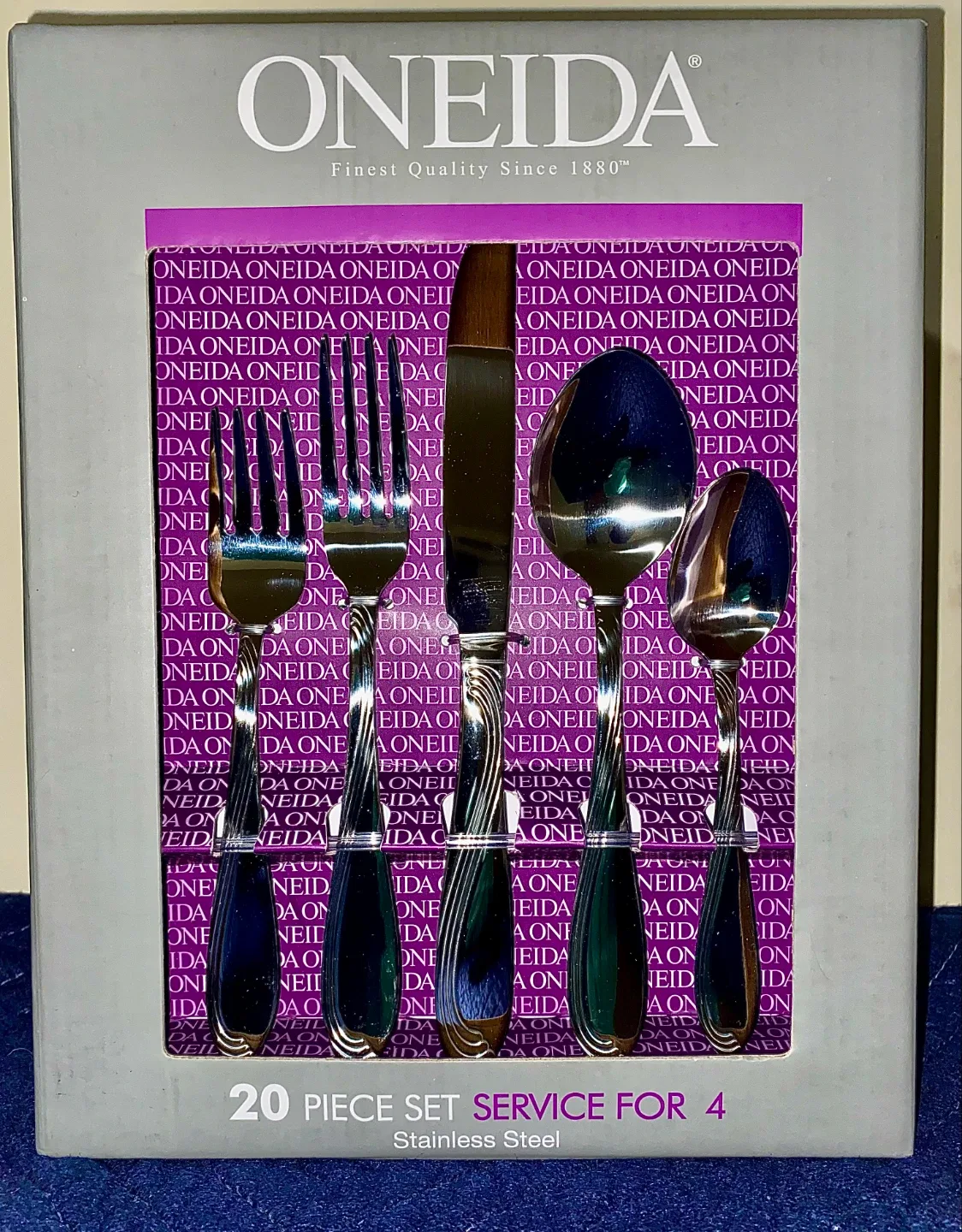 Cutting Boards + Oneida Flatware Set - Brand New in Box!! 🥕 image indicator(5)