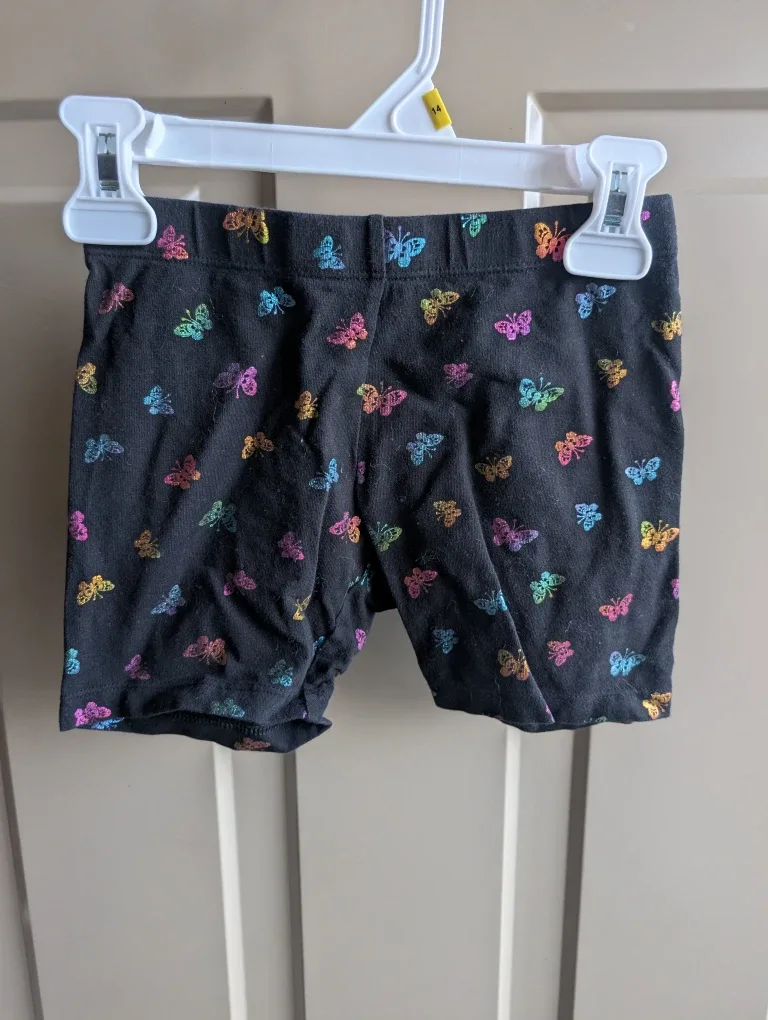 Girls sz 6 capris, shorts, skirts $4 each image indicator(3)