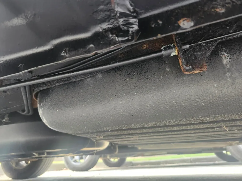 Silver Subaru Outback image indicator(9)