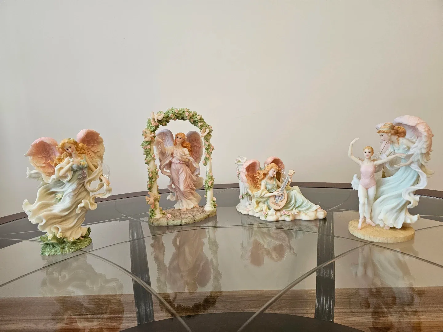 Angel Figurines - Home Decor image indicator(2)