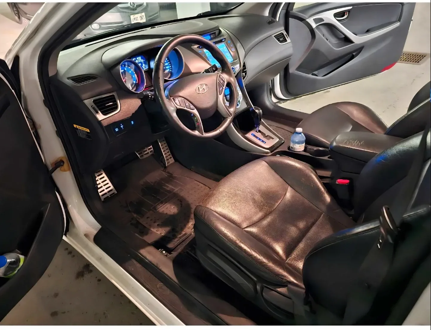 2013 Hyundai Elantra Coupe - White image indicator(7)