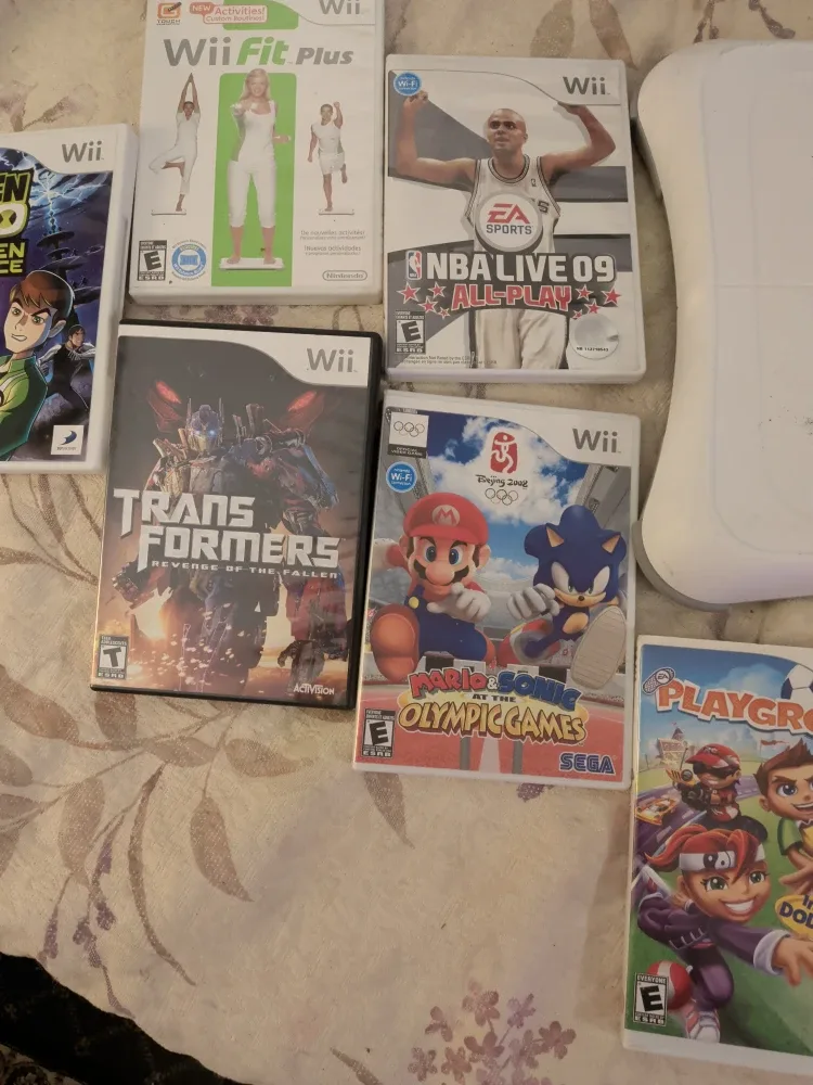 Wii Game Bundle - Wii Fit Plus, Ben 10, Transformers + image indicator(2)