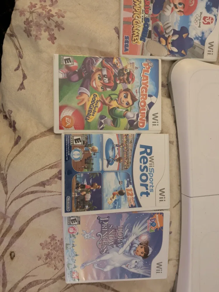 Wii Game Bundle - Wii Fit Plus, Ben 10, Transformers + image indicator(6)