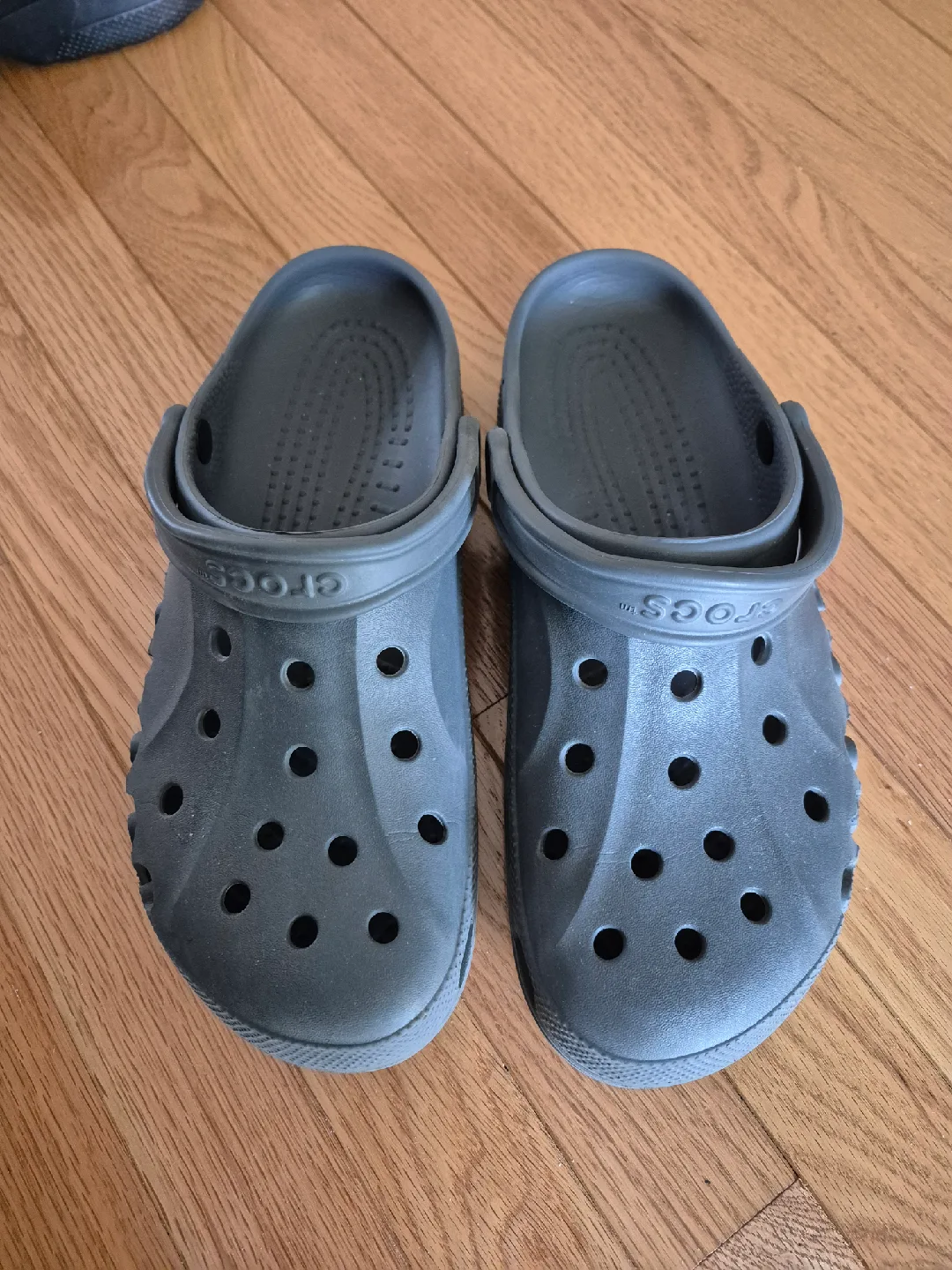 Crocs: 2 pairs Men's Size 11 + a free pair ($40 for the lot) image indicator(6)