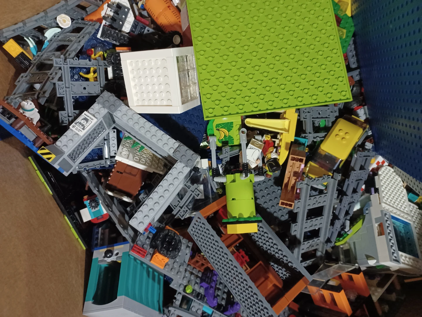 35 lb Mixed LEGO Bricks & Pieces - photo 2