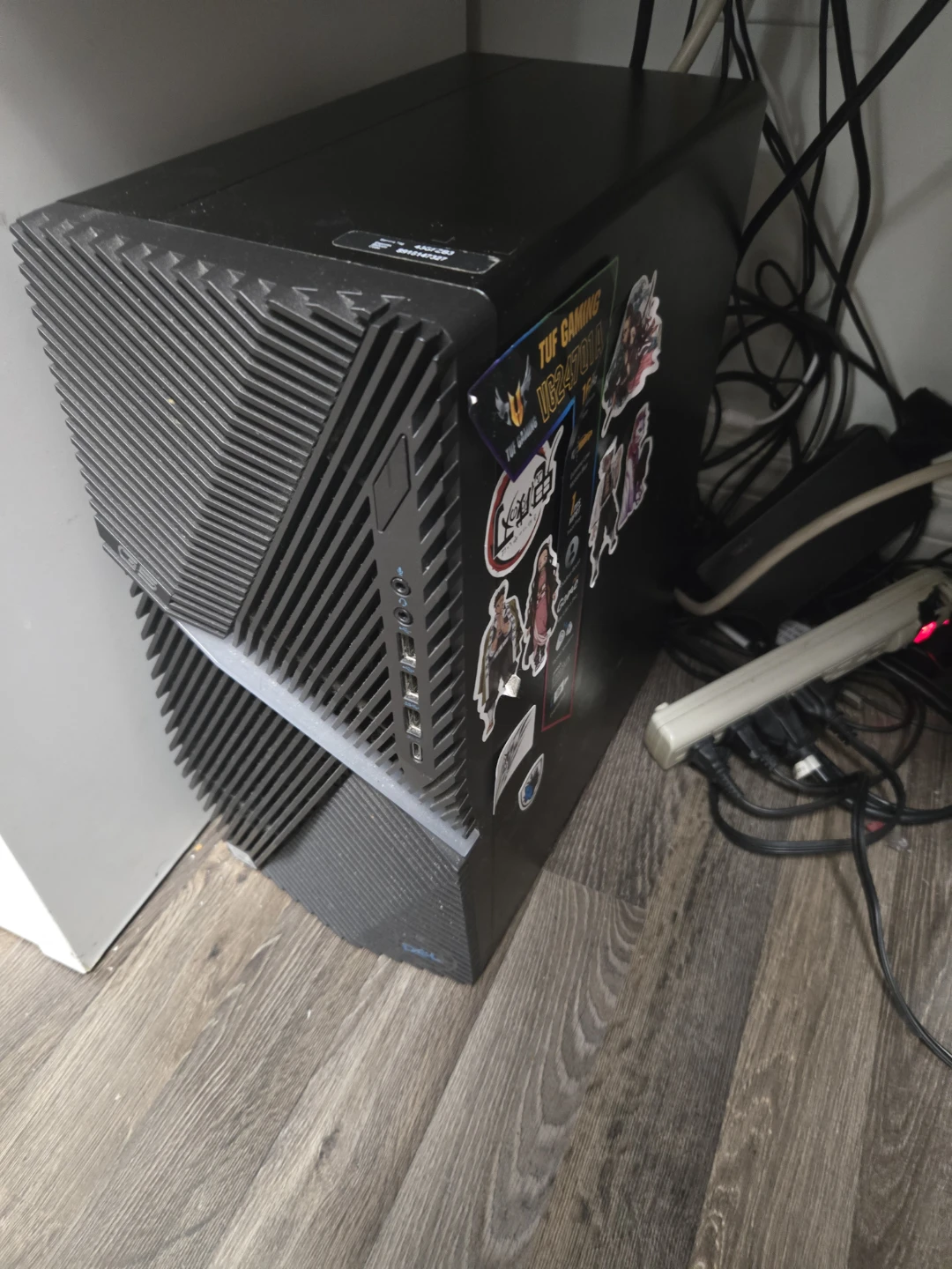 Dell G5 5000 Gaming PC, White Keyboard, ViewSonic Monitor - photo 2